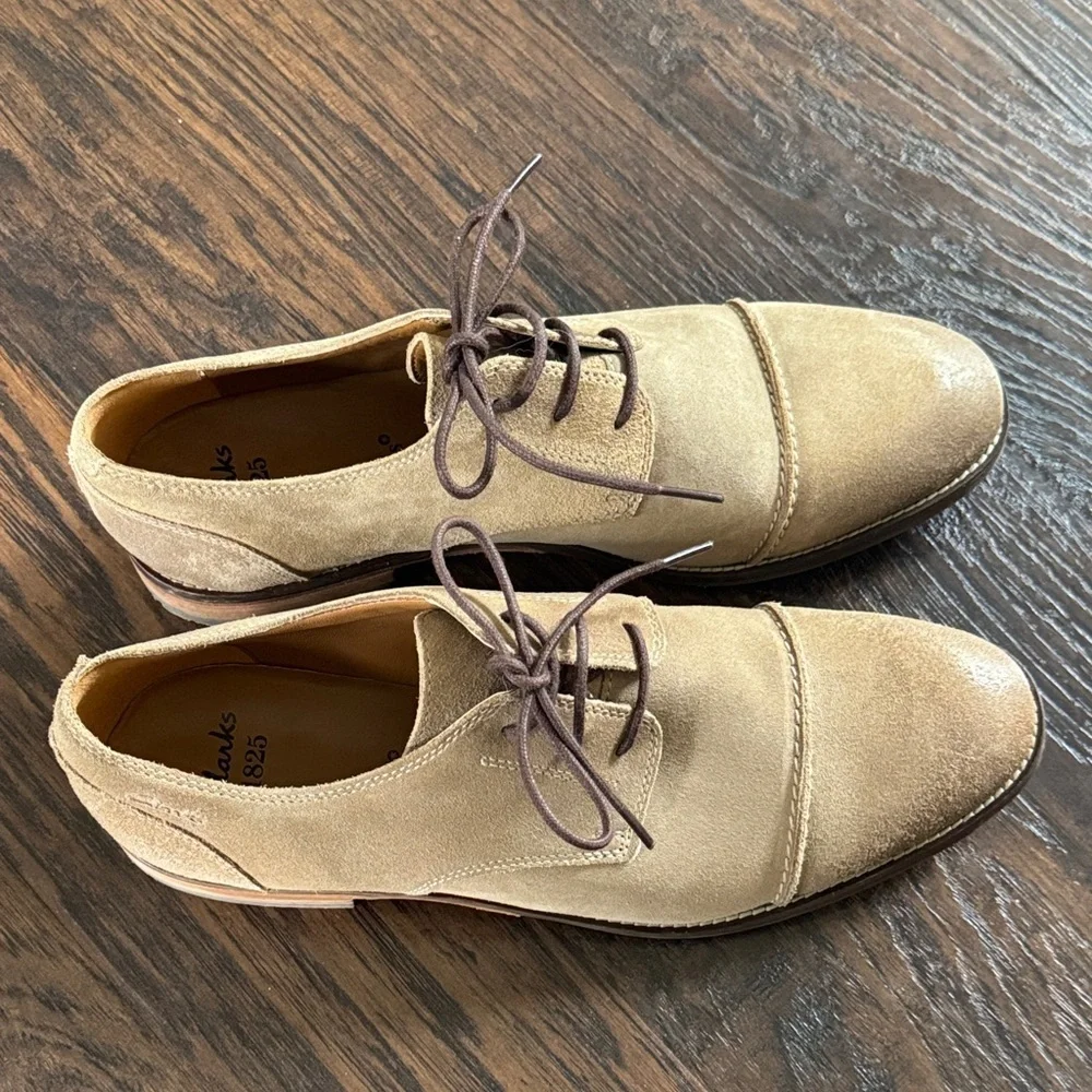 Clarks 1825 Collection Exton Cap LaceUp Oxfords Taupe Suede, Men Sz 11, Like New